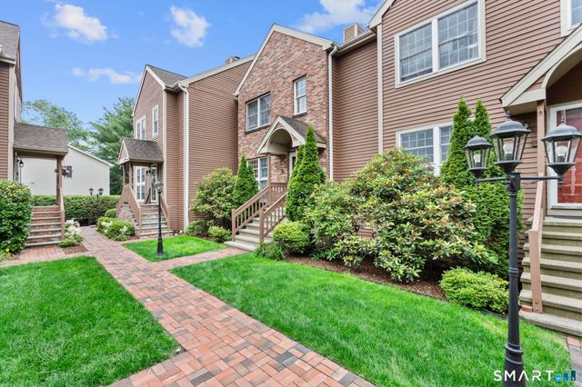 584 Hope Street 7, Stamford, CT 06907