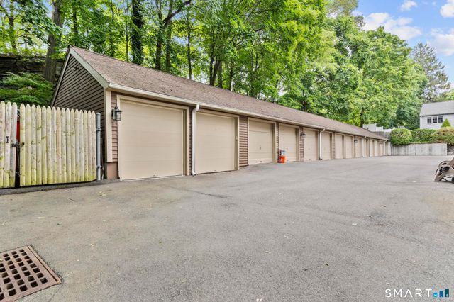 584 Hope Street 7, Stamford, CT 06907