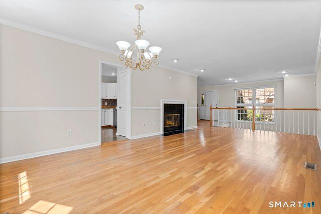 584 Hope Street 7, Stamford, CT 06907