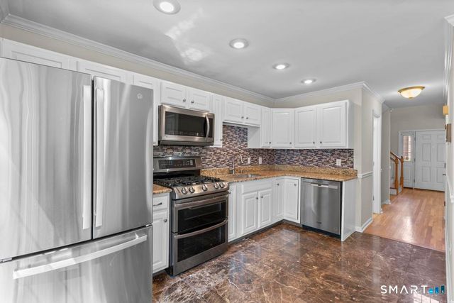 584 Hope Street 7, Stamford, CT 06907