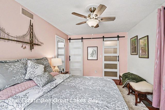 2338 Bay Woods Court, Bay City, MI 48706