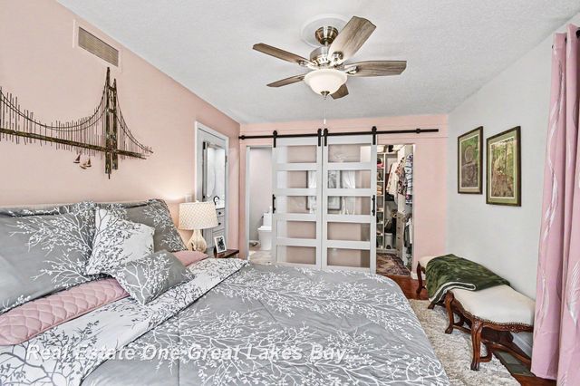 2338 Bay Woods Court, Bay City, MI 48706