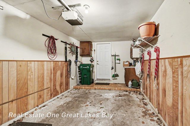 2338 Bay Woods Court, Bay City, MI 48706