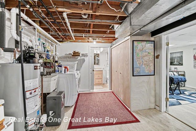 2338 Bay Woods Court, Bay City, MI 48706