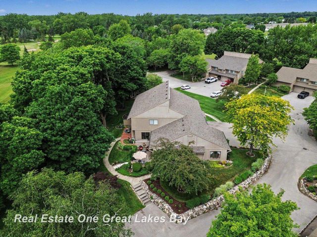 2338 Bay Woods Court, Bay City, MI 48706