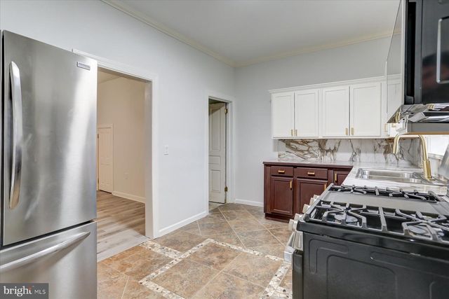 1723 STATE ST, Harrisburg, PA 17103