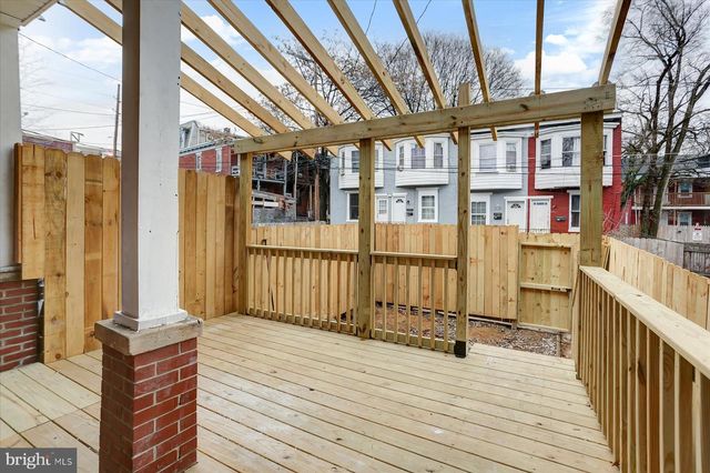 1723 STATE ST, Harrisburg, PA 17103