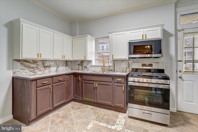 1723 STATE ST, Harrisburg, PA 17103
