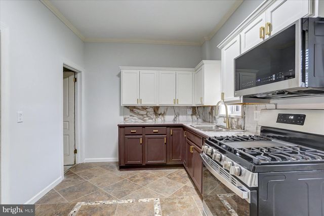 1723 STATE ST, Harrisburg, PA 17103