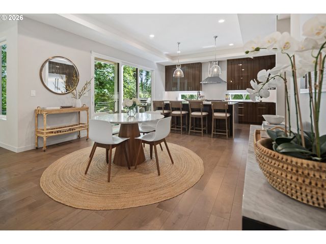 13344 BRIARWOOD Ln, Lake Oswego, OR 97034