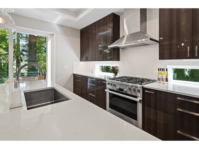 13344 BRIARWOOD Ln, Lake Oswego, OR 97034