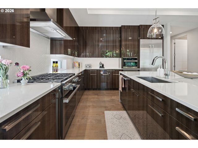 13344 BRIARWOOD Ln, Lake Oswego, OR 97034