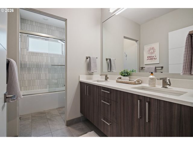 13344 BRIARWOOD Ln, Lake Oswego, OR 97034