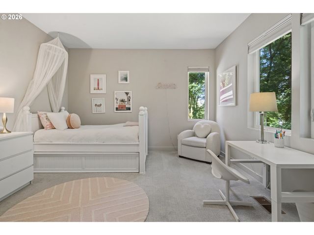 13344 BRIARWOOD Ln, Lake Oswego, OR 97034