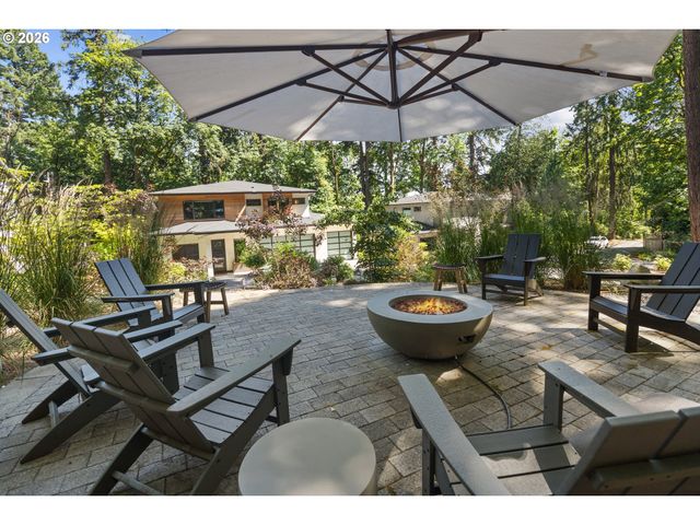13344 BRIARWOOD Ln, Lake Oswego, OR 97034