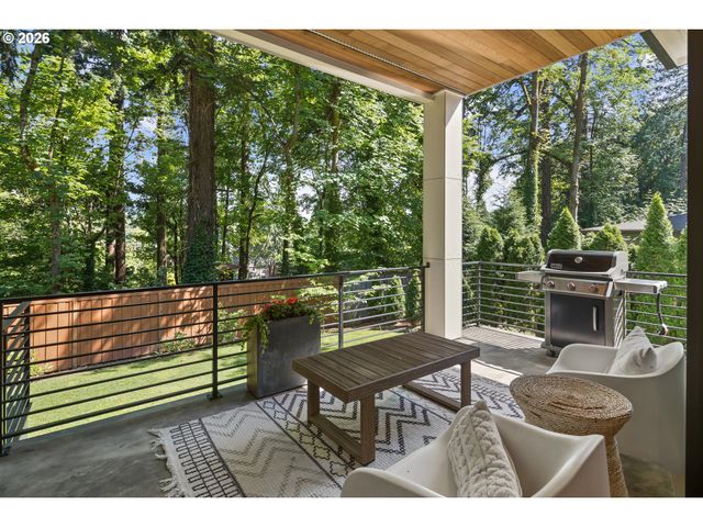13344 BRIARWOOD Ln, Lake Oswego, OR 97034