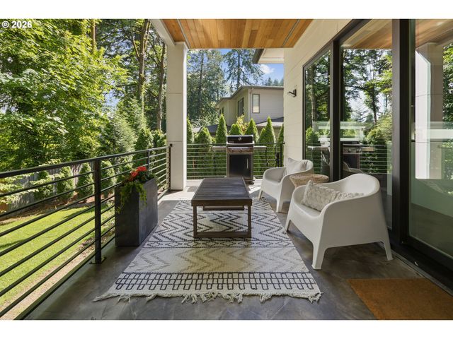 13344 BRIARWOOD Ln, Lake Oswego, OR 97034