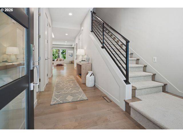 13344 BRIARWOOD Ln, Lake Oswego, OR 97034