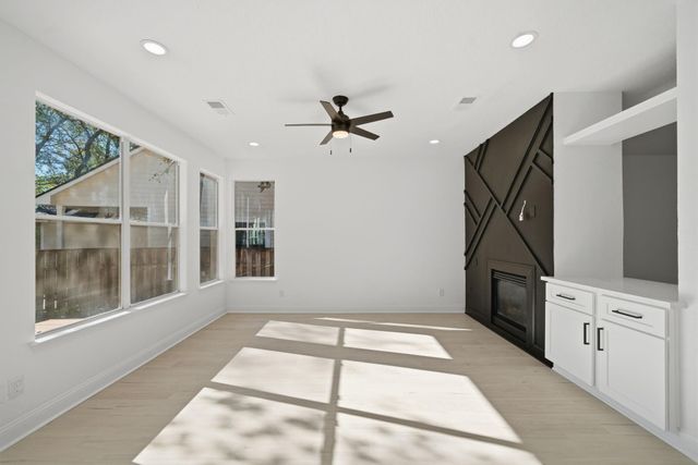 82 N Apple Springs Circle, The Woodlands, TX 77382