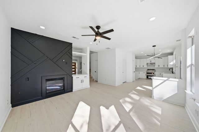 82 N Apple Springs Circle, The Woodlands, TX 77382