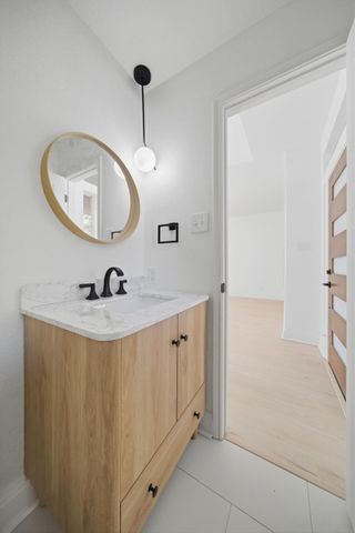 82 N Apple Springs Circle, The Woodlands, TX 77382