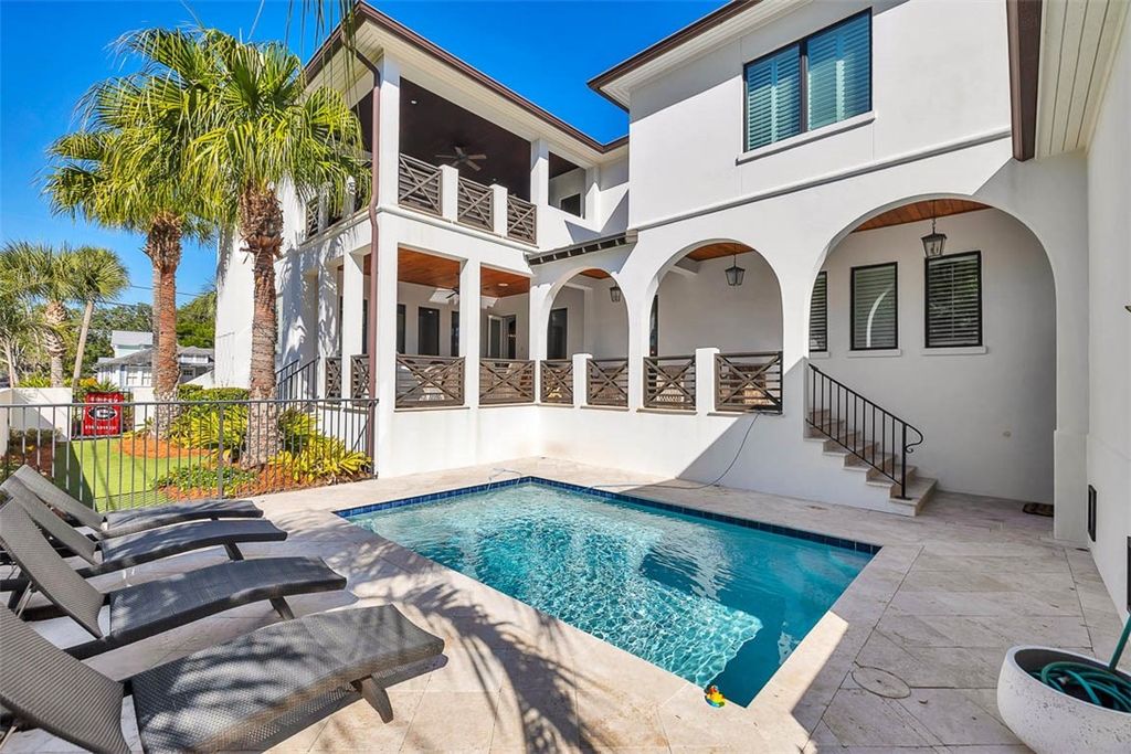 1800 Bruce Drive, St Simons Island, GA 31522