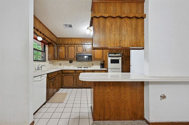 11212 N 106th East Avenue, Owasso, OK 74055
