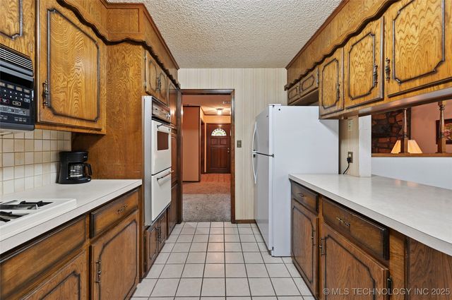 11212 N 106th East Avenue, Owasso, OK 74055