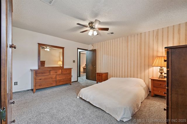 11212 N 106th East Avenue, Owasso, OK 74055