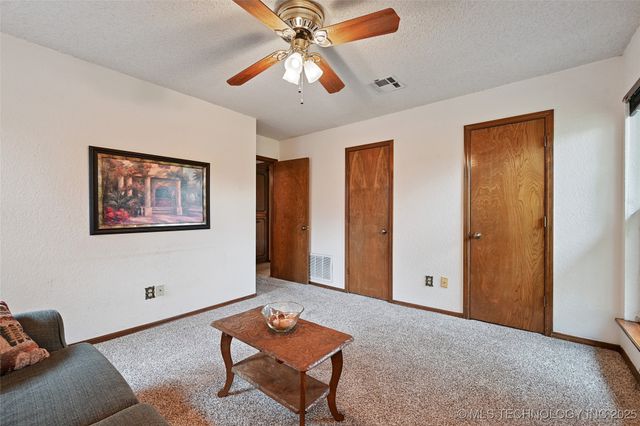 11212 N 106th East Avenue, Owasso, OK 74055