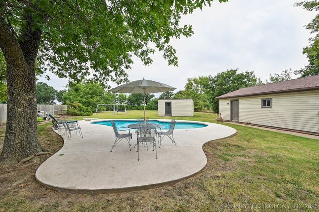11212 N 106th East Avenue, Owasso, OK 74055