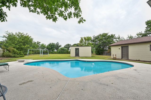 11212 N 106th East Avenue, Owasso, OK 74055