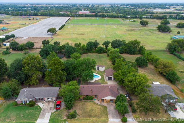 11212 N 106th East Avenue, Owasso, OK 74055