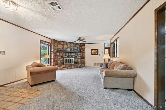 11212 N 106th East Avenue, Owasso, OK 74055