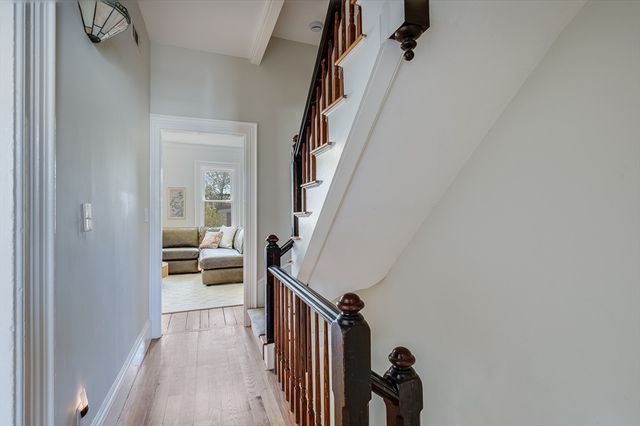 582 E 7th St, Boston, MA 02127