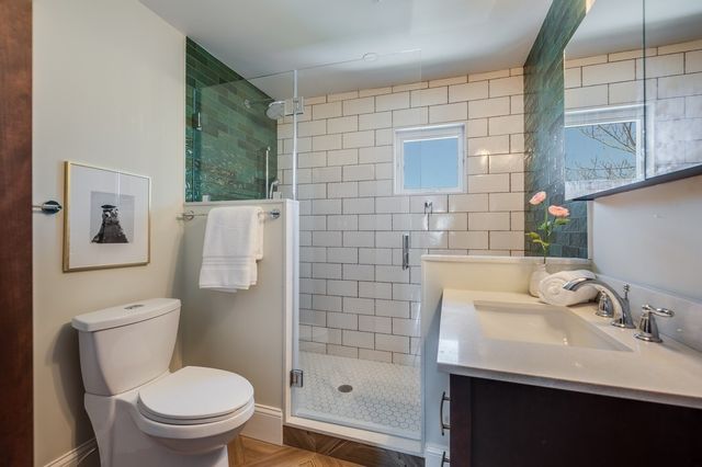 582 E 7th St, Boston, MA 02127