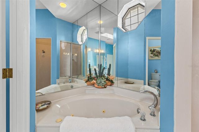 832 CARNOUSTIE DRIVE, Venice, FL 34293