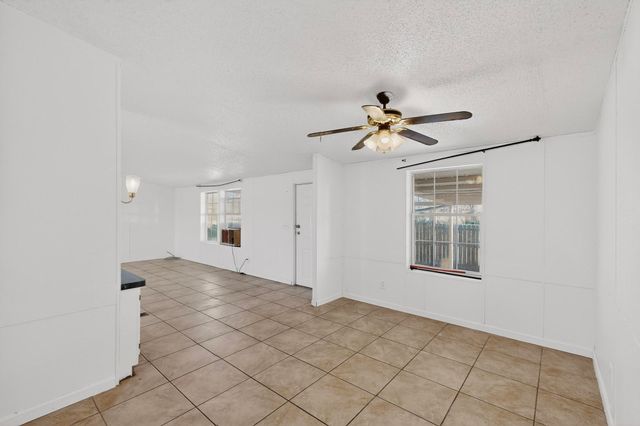 6327 Isleta Boulevard SW, Albuquerque, NM 87105