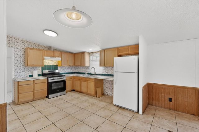 6327 Isleta Boulevard SW, Albuquerque, NM 87105