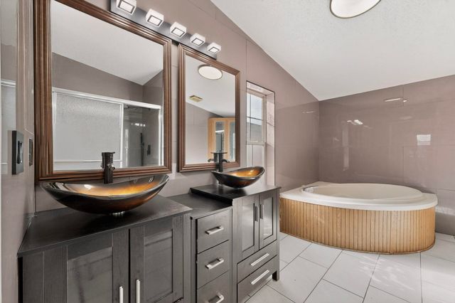 6327 Isleta Boulevard SW, Albuquerque, NM 87105