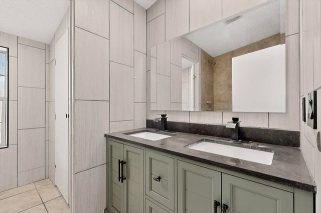 6327 Isleta Boulevard SW, Albuquerque, NM 87105