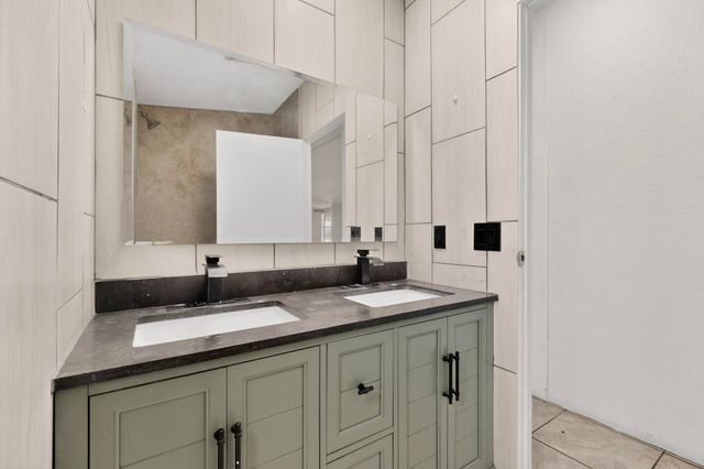 6327 Isleta Boulevard SW, Albuquerque, NM 87105