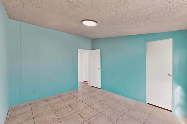 6327 Isleta Boulevard SW, Albuquerque, NM 87105