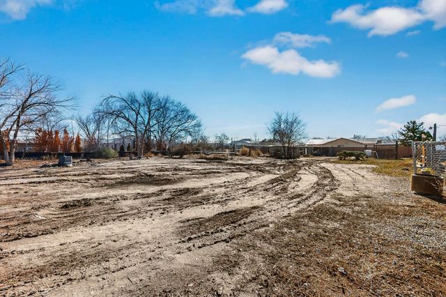 6327 Isleta Boulevard SW, Albuquerque, NM 87105