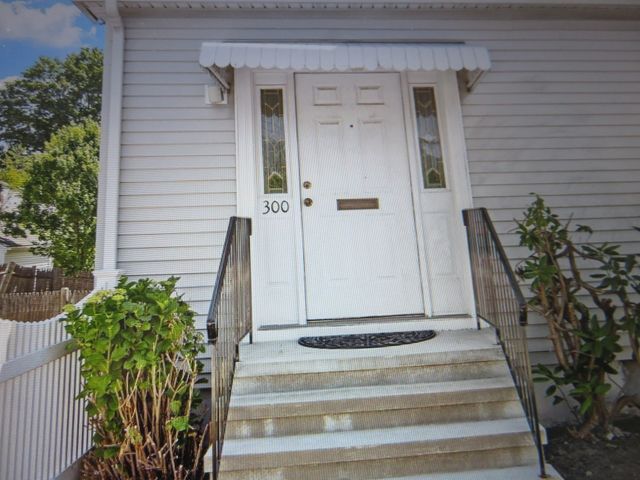 300 Manet Ave, Quincy, MA 02169