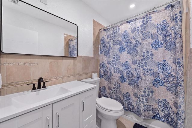 5724 SW 18th Street, West Park, FL 33023