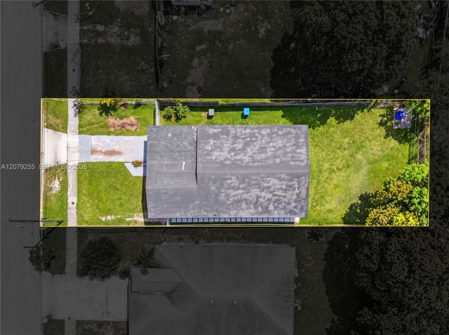 5724 SW 18th Street, West Park, FL 33023