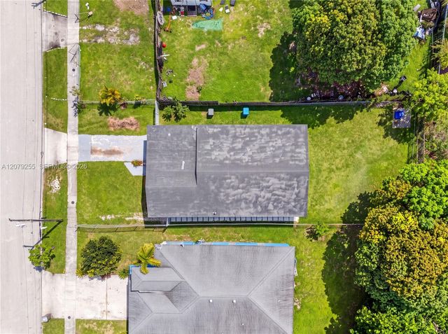 5724 SW 18th Street, West Park, FL 33023