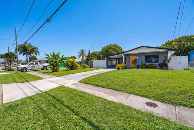 5724 SW 18th Street, West Park, FL 33023