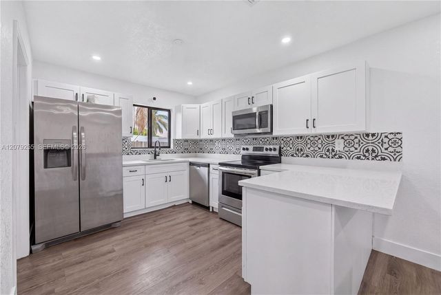 5724 SW 18th Street, West Park, FL 33023